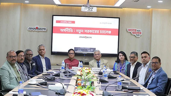 A glimpse of the roundtable at Prothom Alo office in Dhaka on 20 January 2024.