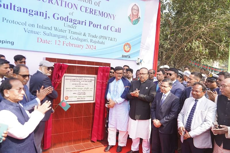 Bangladesh Awami League presidium member and Rajshahi City Corporation mayor AHM Khairuzzaman Liton, state minister for shipping Khalid Mahmud Chowdhury and Indian High Commissioner in Bangladesh Pranay Verma jointly inaugurate the river trade route on 12 February in 2024