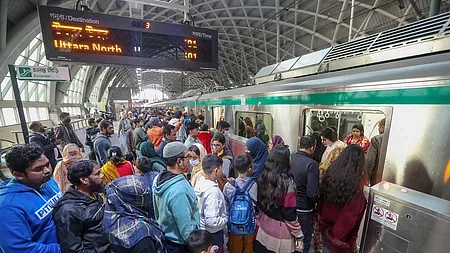 Commuters boarding the metro rail. The metro rail service has become heavily crowded after the launching of the day-night services on the Motijheel-Uttara route, especially during the morning and evening