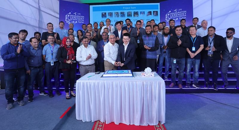 Grameenphone Chief Executive Officer Yasir Azman (C) inaugurates the data centre in Sylhet on 30 December in 2023