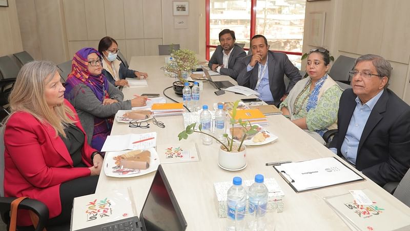 UNFPA Bangladesh representative Kristine Blokhus paid a courtesy call on Prothom Alo editor Matiur Rahman on Wednesday