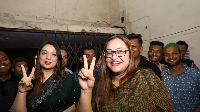 Tahsin Bahar shows victory sign following the announcement of election results in Cumilla on 9 March 2024.