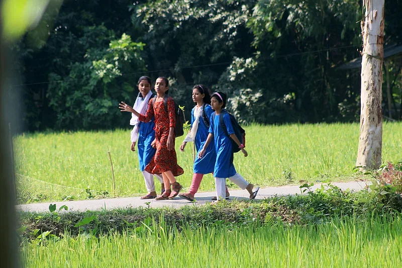 Students on way to school