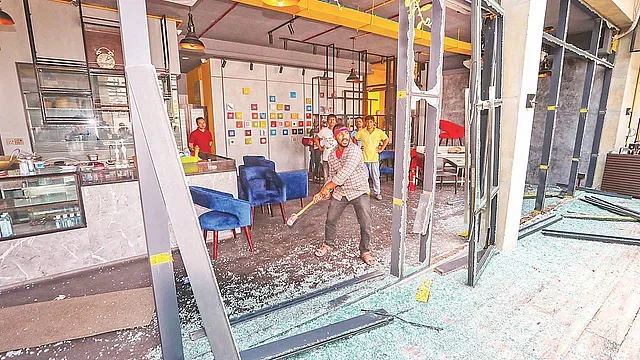 The Gausia Twin Peak building on Satmasjid Road of Dhanmondi in the capital has permission for offices, but was being used for a booming restaurant business.14 restaurants of the building have been shut down and the rooftop restaurant there has been demolished. Monday afternoon,