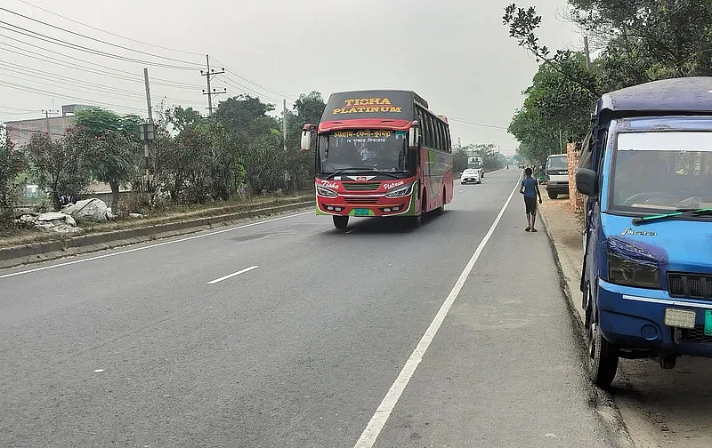 No pressure of vehicles on the Dhaka-Chattogram highway. The photo is taken from the Sultana Mandir area in Kumira on 7 April, 2024