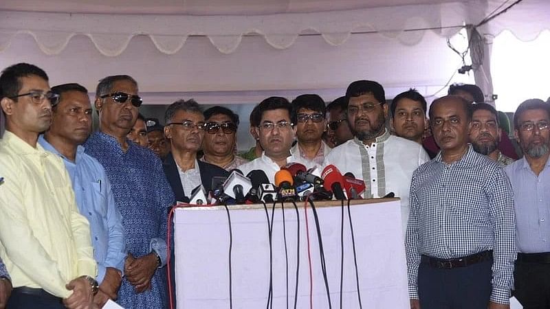 DSCC mayor Sheikh Fazle Noor Taposh talks to the media on 9 April, 2024