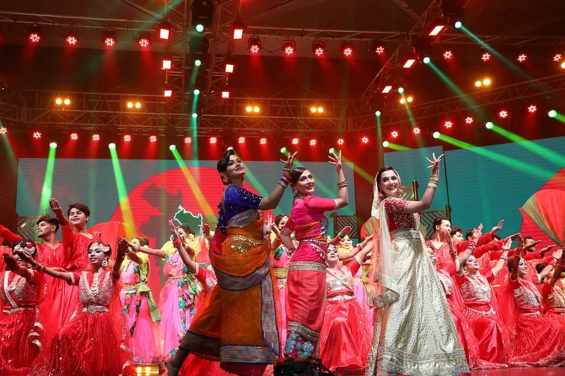 Actress Tasnia Farin, Mehazabien Chowdhury and Sabila Nur perform at the 25th edition of Meril-Prothom Alo Awards on 24 May 2024.