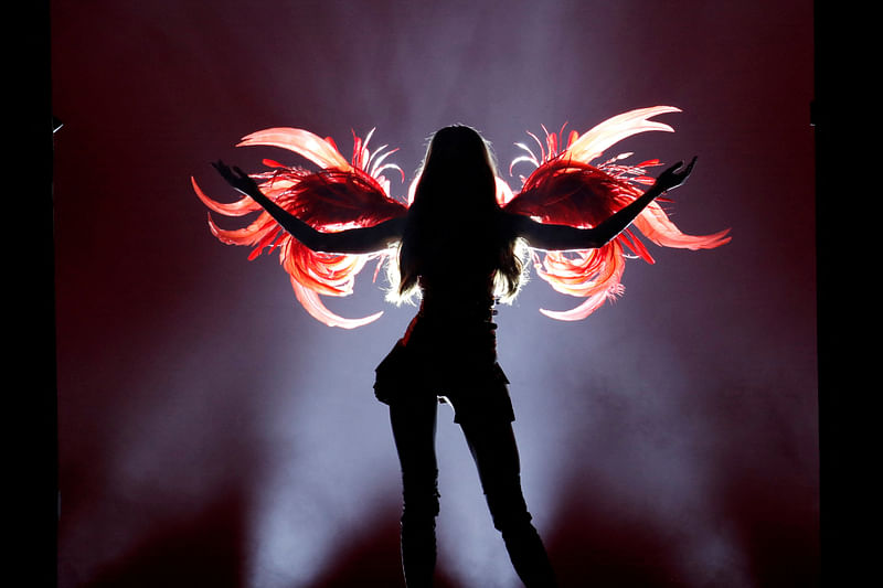 A model presents a creation during the 2018 Victoria's Secret Fashion Show in New York City, New York, US, 8 November, 2018.