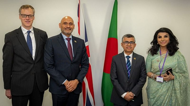 UK minister Michael Tomlinson and immigration enforcement director Bas Javid after the signing the instrument with Bangladeshi diplomats