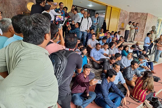 Journalists take position in front of Bangladesh Bank