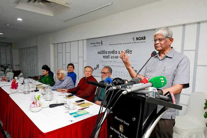 Salehuddin Ahmed addresses discussion on the status of the economy and the proposed budget for 2024-25FY, organised jointly by the Editors’ Council and Newspaper Owners Association of Bangladesh (NOAB) on 10 June, 2024