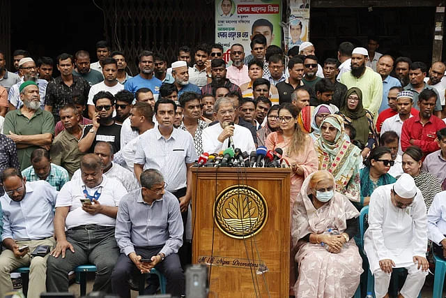 Mirza Fakhrul Islam Alamgir speaks at a programme before the BNP office in Dhaka on 27 June, 2024.