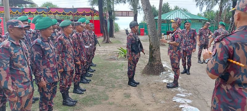 Director general of BGB, Major General Mohammad Ashrafuzzaman Siddiqui visited the south-eastern border of the country including Saint Martin’s Island to monitor the Bangladesh-Myanmar border situation.