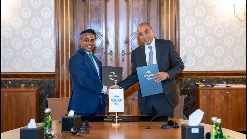 OPEC Fund vice president Tareq Alnassar and additional managing director as well as chief bussiness officer of City Bank Sheikh Mohammad Maroof sign a USD 30 million loan agreement.