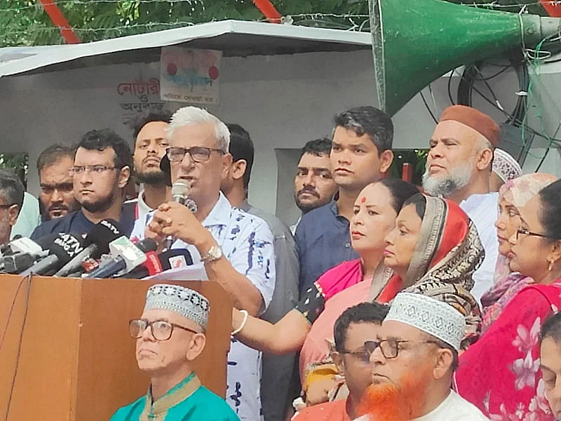 Zainul Abedin Farroque, BNP chairperson’s advisory council member, addresses a demonstration in front of the National Press Club on 28 June, 2024
