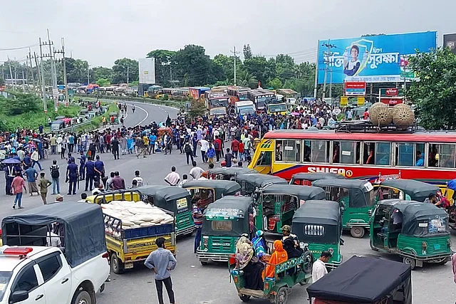 Students stage demonstration on the Dhaka-Tangail highway on 6 july, 2024.