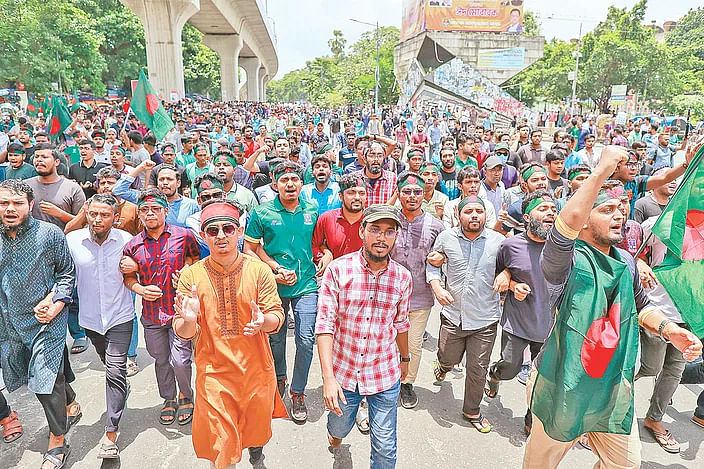 The students and job aspirants brought out a procession from DU campus demanding quota reform on Wednesday