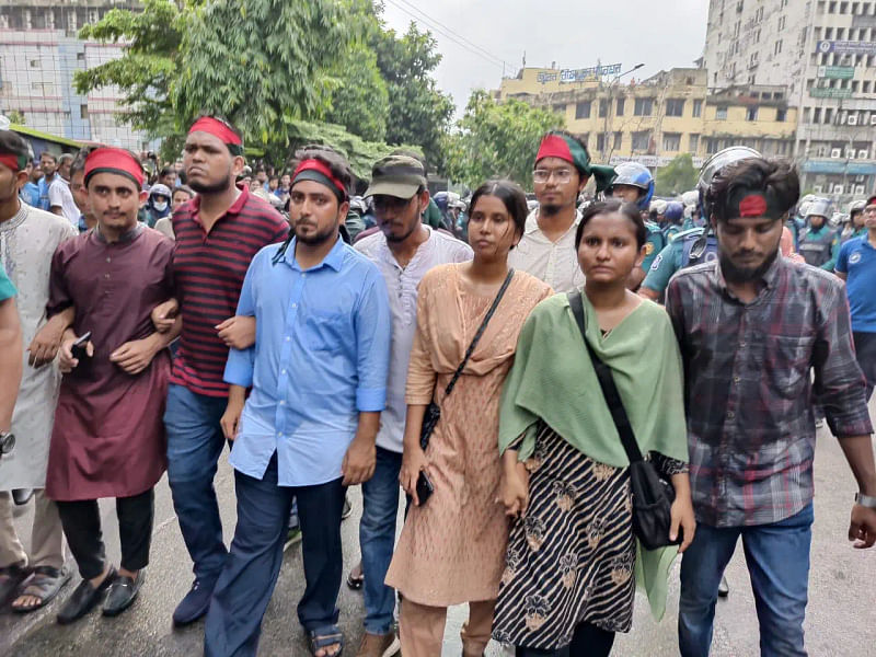 Movement leaders enter the Bangabhaban to present their memorandum to the president on 14 July, 2024