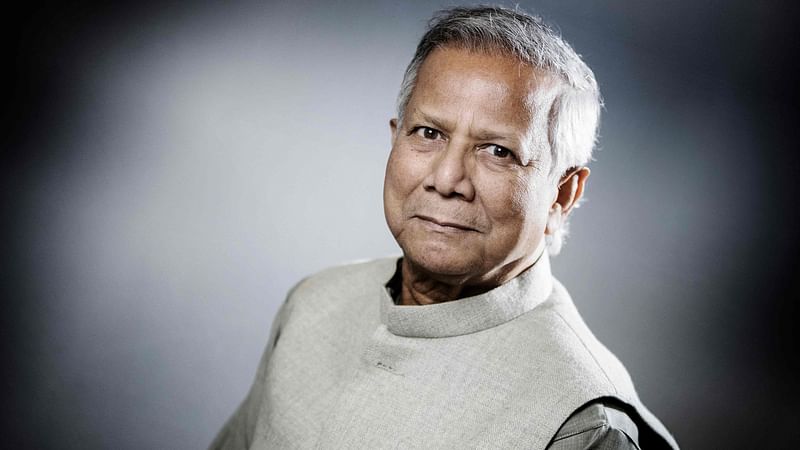 Bangladeshi economist and 2006 Nobel Peace Prize winner Muhammad Yunus poses during a photo session in Paris on 6 November, 2017