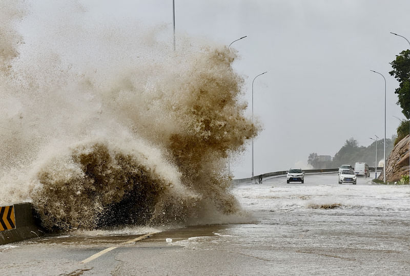 Waves crash on the coast of Sansha town as Typhoon Gaemi approaches, in Ningde, Fujian province, China 25 July, 2024.