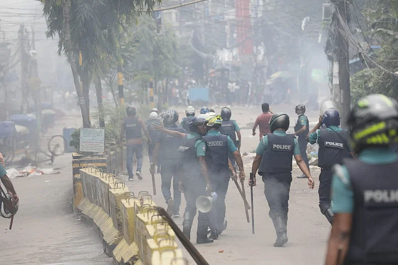 A clash broke out between protesters and a combined force of the police, Chhatra League, and Jubo League in Chattogram city.