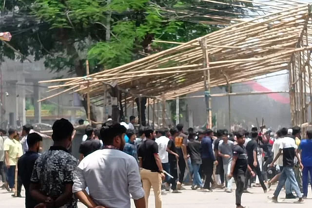 Clashes broke out from around 12:00pm today, Sunday, at Azampur, Uttara in the capital, between protestors and Awami League leaders and activists