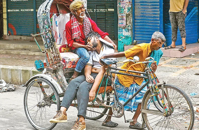 A youth injured in clashes being taken to the hospital. Photo taken from New Market intersection area in Chattogram city around 3:00 pm on 4 August 2024.