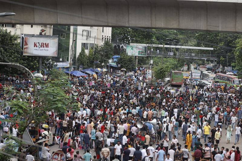 Members of Hindu communities block the Shahbagh intersection in Dhaka on 13 September 2024 to press home an 8-point demand including an end to repression on minorities