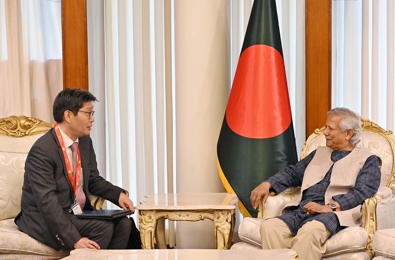 Asian Development Bank South Asia director general Takeo Konishi meets chief adviser Muhammad Yunus