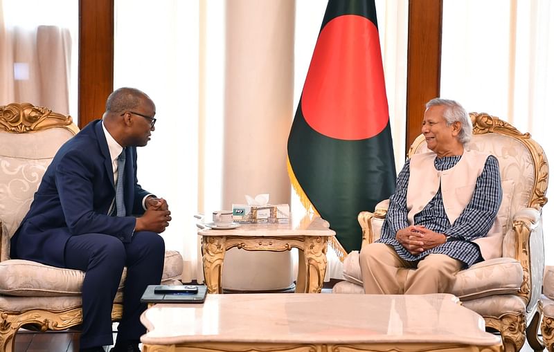 World Bank country director Abdoulaye Seck meets Chief Adviser to the interim government Professor Muhammad Yunus at the State Guest House Jamuna in Dhaka on 17 September 2024.