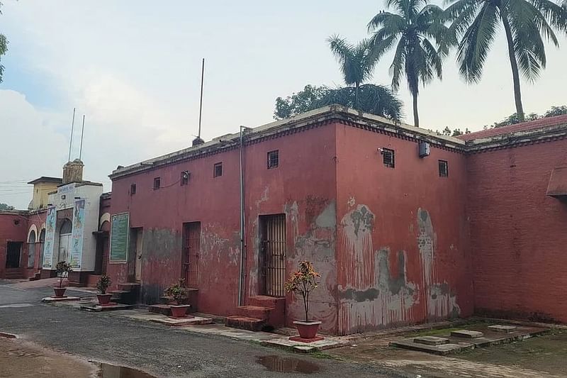 The photo shows the British-era prison facility in Bogura.