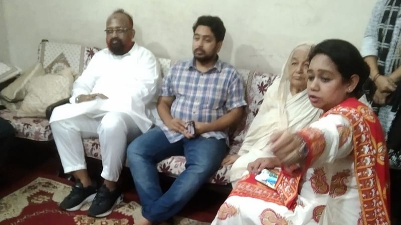 Information adviser to the interim government Nahid Islam visits the family of Saiful Islam in Shahinbagh of Dhaka on 30 September 2024