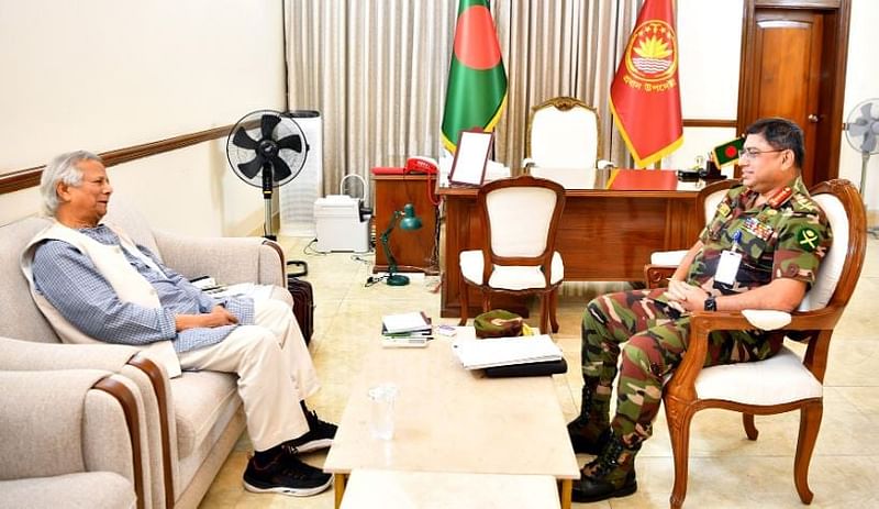 Chief of Army Staff General Waker-Uz-Zaman meets Chief Adviser Dr Muhammad Yunus at the State Guest House Jamuna in Dhaka on 1 October 2024.