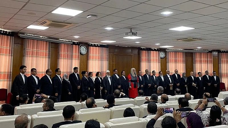 Chief justice Syed Refaat Ahmed administers the oath of the 23 newly appointed judges of High Court division