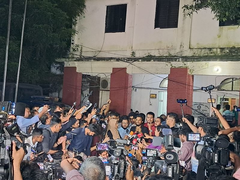 Leaders of Students Against Discrimination (SAD)  speaking at a press briefing at Shahbagh police station premises on 21 October