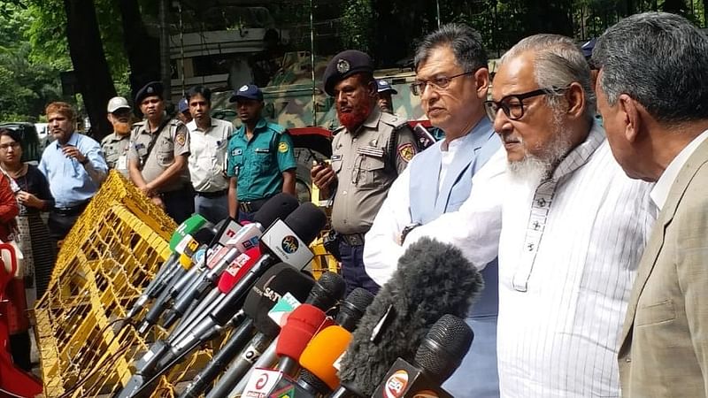 BNP standing committee member Nazrul Islam Khan speaks to the media after meeting chief adviser to the interim government Dr Muhammad Yunus at the state guesthouse Jamuna on 23 October 2024.