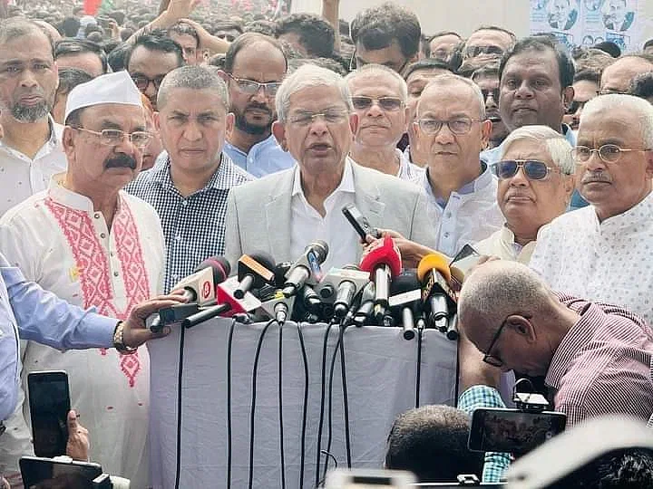 BNP secretary general Mirza Fakhrul Islam Alamgir talks to the media after paying respect to the party founder and former president Ziaur Rahman at his grave at Chandrima Udyan in the capital’s Sher-e-Bangla Nagar, marking the 46th anniversary of Jatiyatabadi Jubo Dal on 27 October 2024