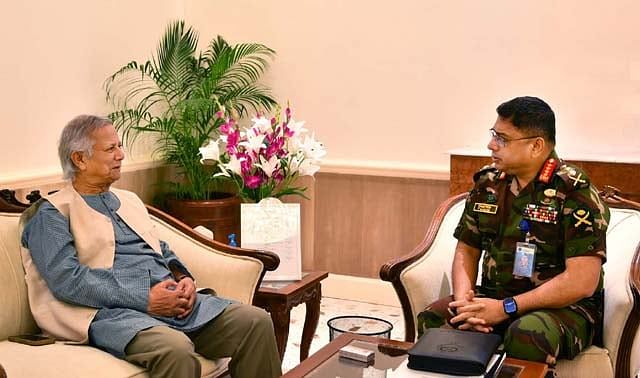 Army Chief General Waker-uz-Zaman meets Chief Adviser Professor Muhammad Yunus at the latter’s office in Dhaka on 10 November 2024.