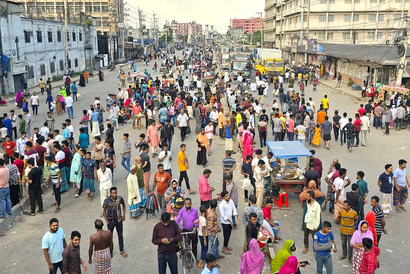 Workers take to the street in the Maleker Bari area of Gazipur.