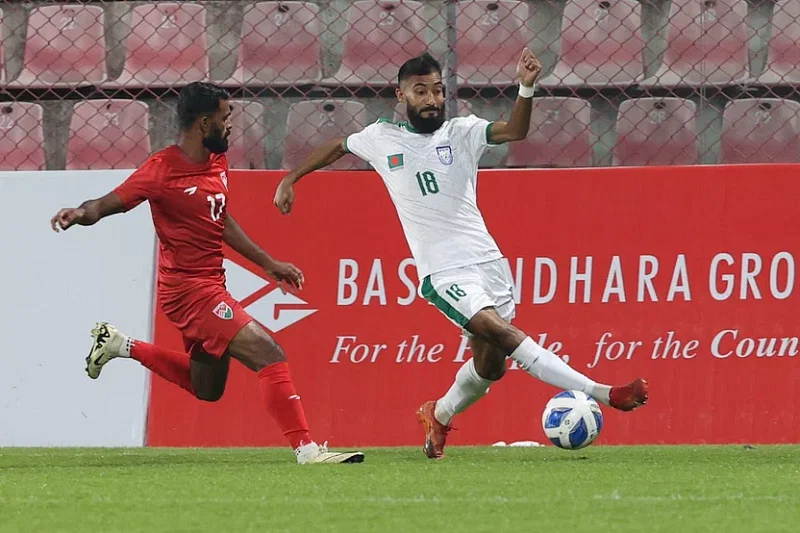 Bangladesh suffered a 1-0 goal defeat to visiting Maldives in the first of the two-match FIFA Friendlies held at Bashundhara Sports Complex in the City on Wednesday