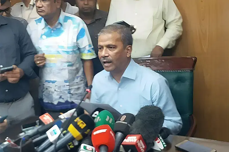 Law adviser to the interim government Asif Nazrul addresses a media conference titled “100 days of the interim government: Law ministry’s accountability” at the secretariat on 19 November 2024