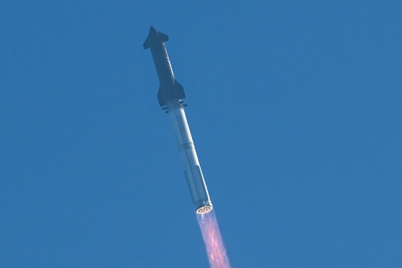 The SpaceX Starship lifts off from Starbase near Boca Chica, Texas, on 19 November 2024, for the Starship Flight 6 test. SpaceX aborted an attempt to catch the first stage booster of its Starship megarocket in the “chopstick” arms of its launch tower, opting instead for an ocean splashdown, a live feed showed on 19 November.