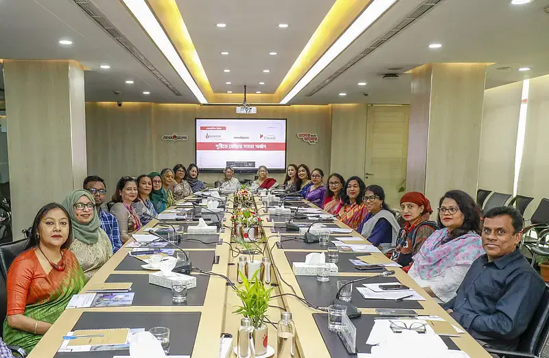 Guests at a roundtable titled 'Achieving gender equality in nutrition' held at Prothom Alo office in Dhaka on 20 November 2024.