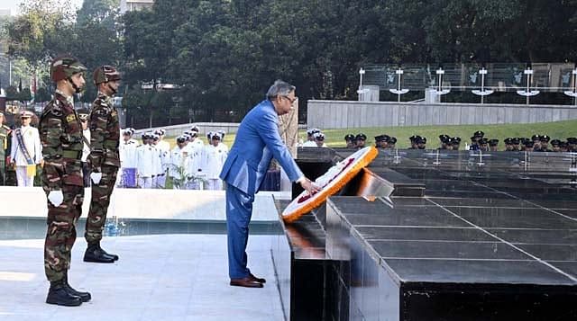 President Mohammed Shahabuddin pays homage to the Armed Forces martyrs on Armed Forces Day, 21 November 2024