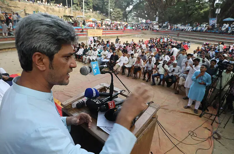 Ganosamhati Andolan chief coordinator Zonayed Saki addresses as the chief guest at a mass dialogue at CRB Ground in Chattogram on 29 November 2024