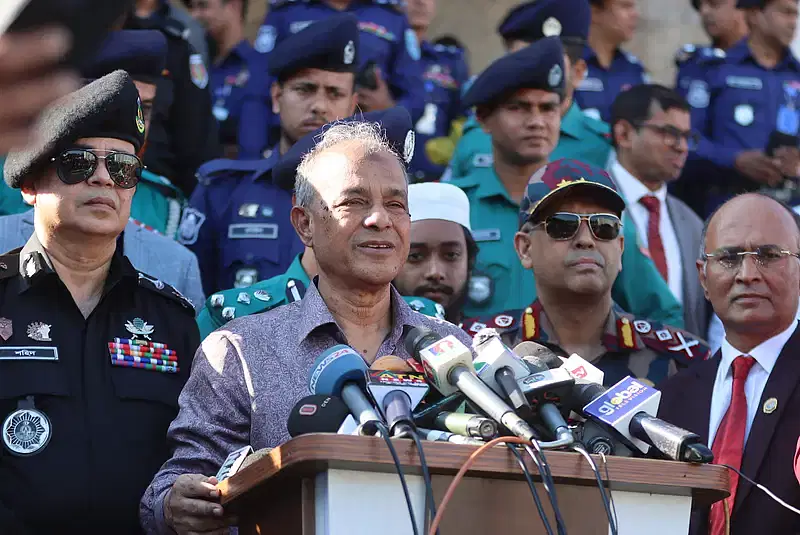 Home affairs and agriculture affairs adviser Lieutenant General (retd) Md Jahangir Alam Chowdhury talks to the media in Rangpur on 2 December 2024