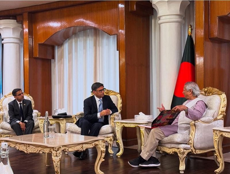 Indian foreign secretary Vikram Misri meets Chief Adviser to the interim government Dr Muhammad Yunus at the state guesthouse Jamuna in Dhaka on 9 December 2024.