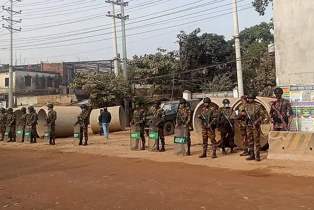 Army men are working to maintain law and order at RMG factories in Ashulia upazila of Dhaka on Thursday.