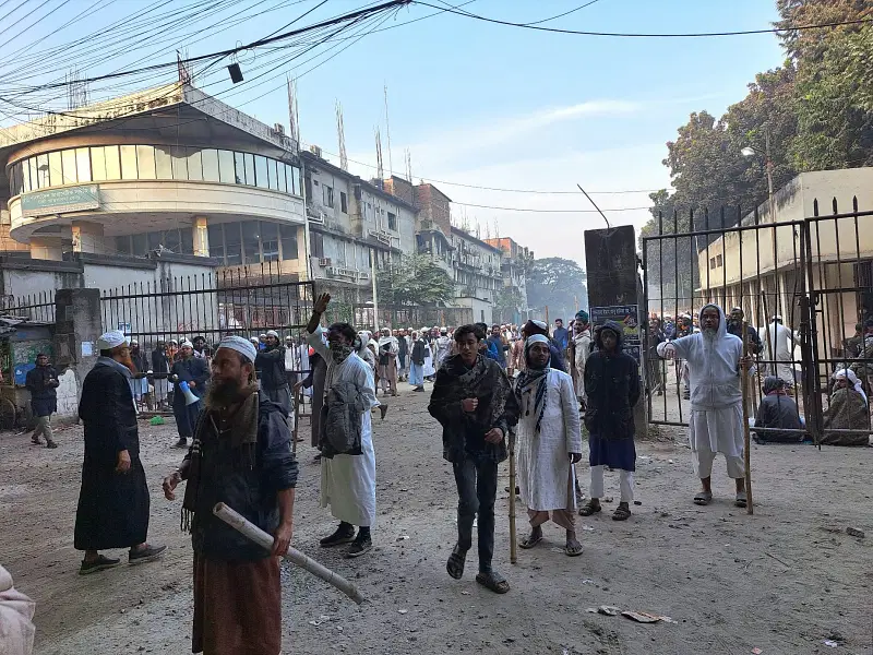 Clashes take place between followers of Maulana Zubair and Maulana Saad Kandhalvi over taking over the Ijtema ground in Gazipur’s Tongi early on 18 December 2024.