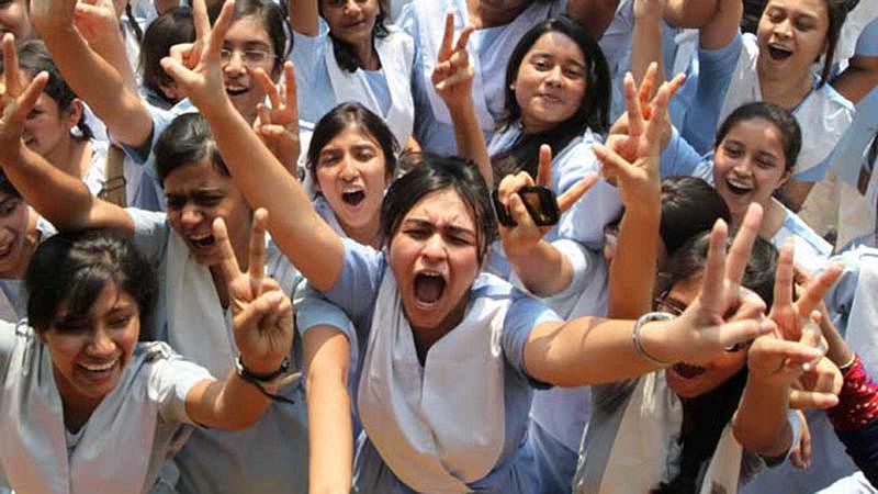 Students celebrate after SSC results.